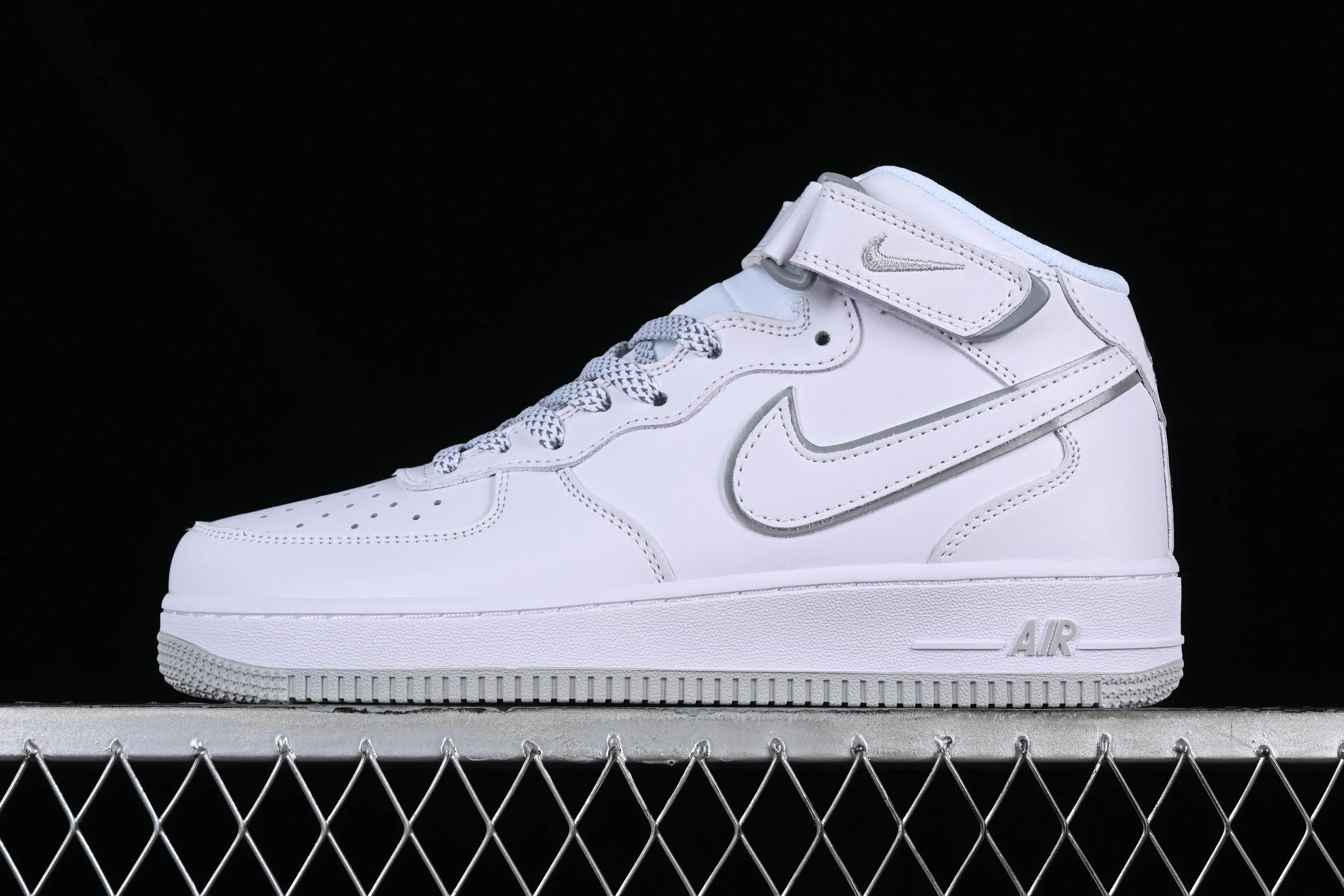 All Categories Nk Air Force 1 Air Force Series Nk Air Force 1 Mid Air Force Mid Nk Air Force 1'07 Mid Beige Silver Stars Air Force One Mid Casual Sneakers WP5623-836